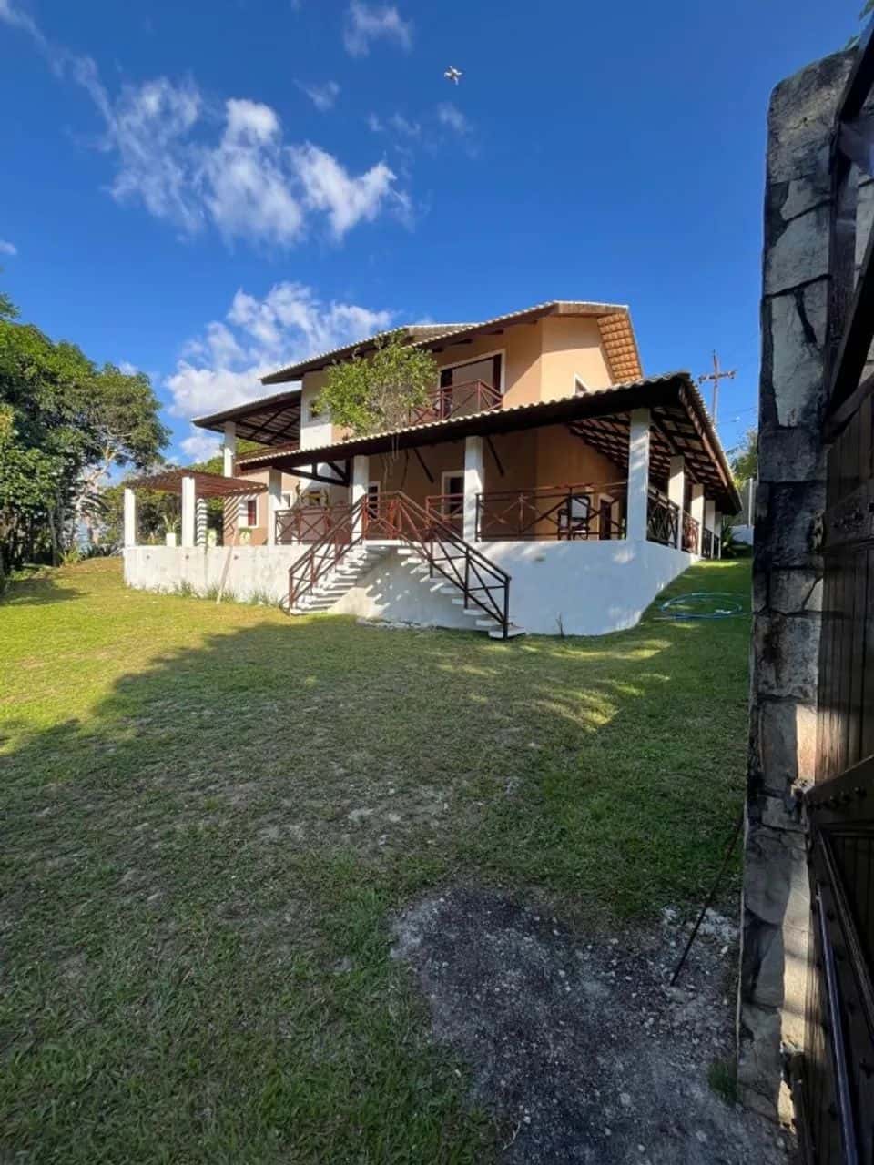 CASA AMPLA Á VENDA EM GUARAMIRANGA - Imagem 1